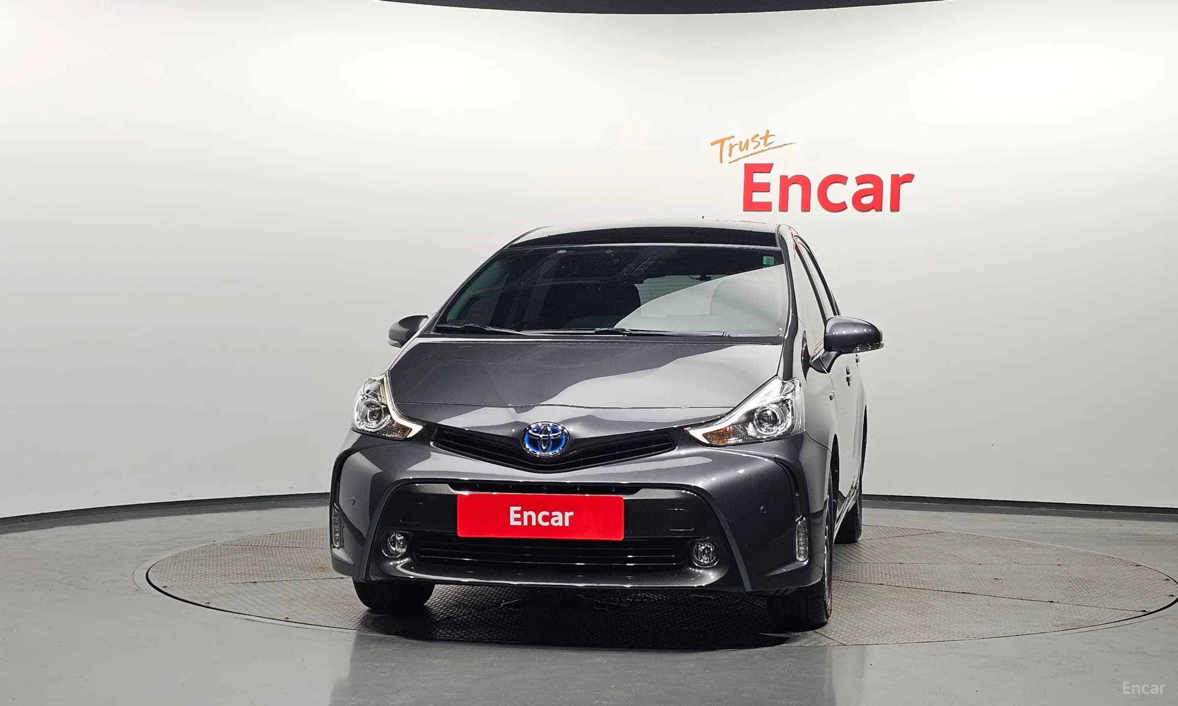 Prius V