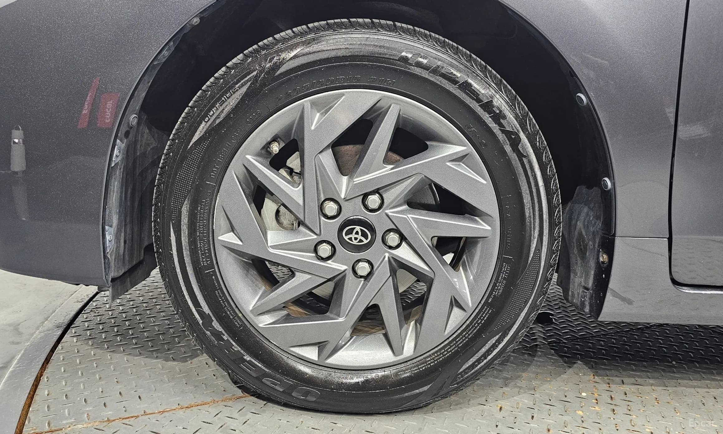 Prius V