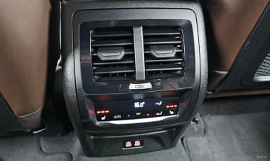 X4 (G02)