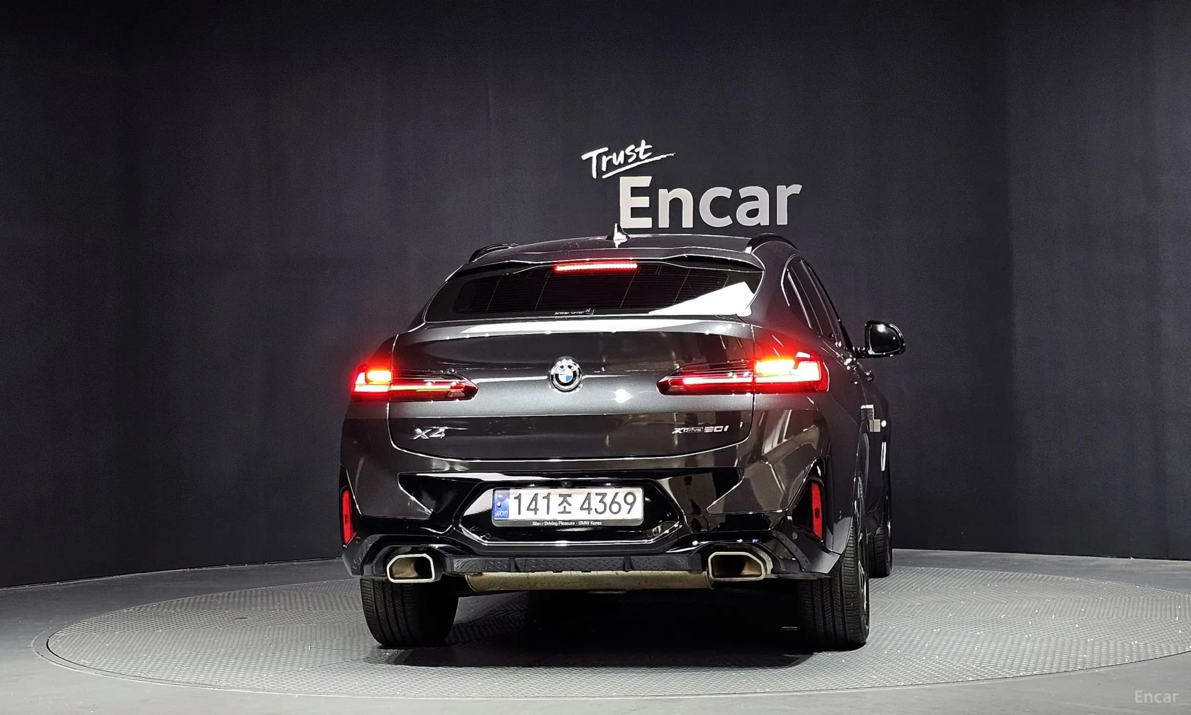 X4 (G02)