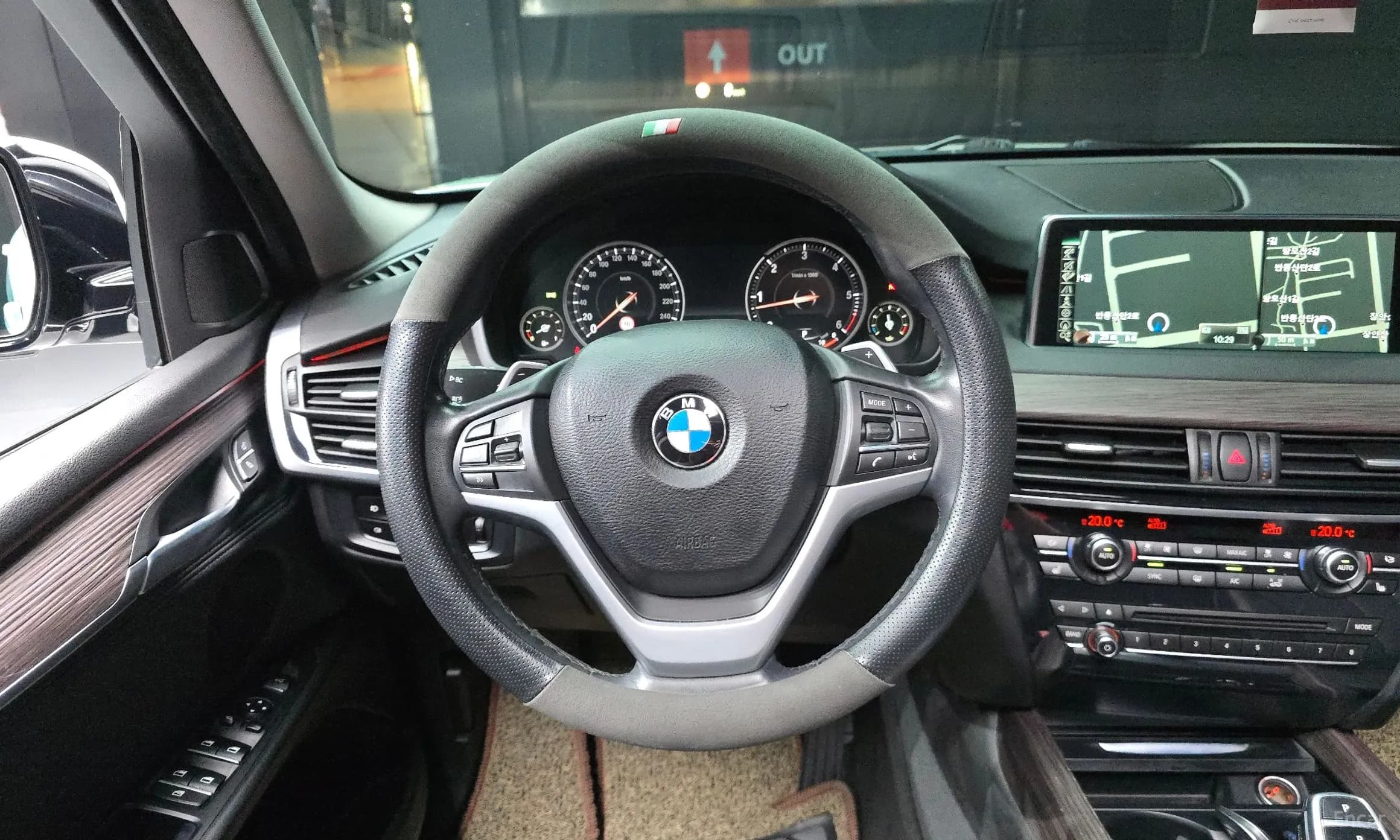 X5 (F15)