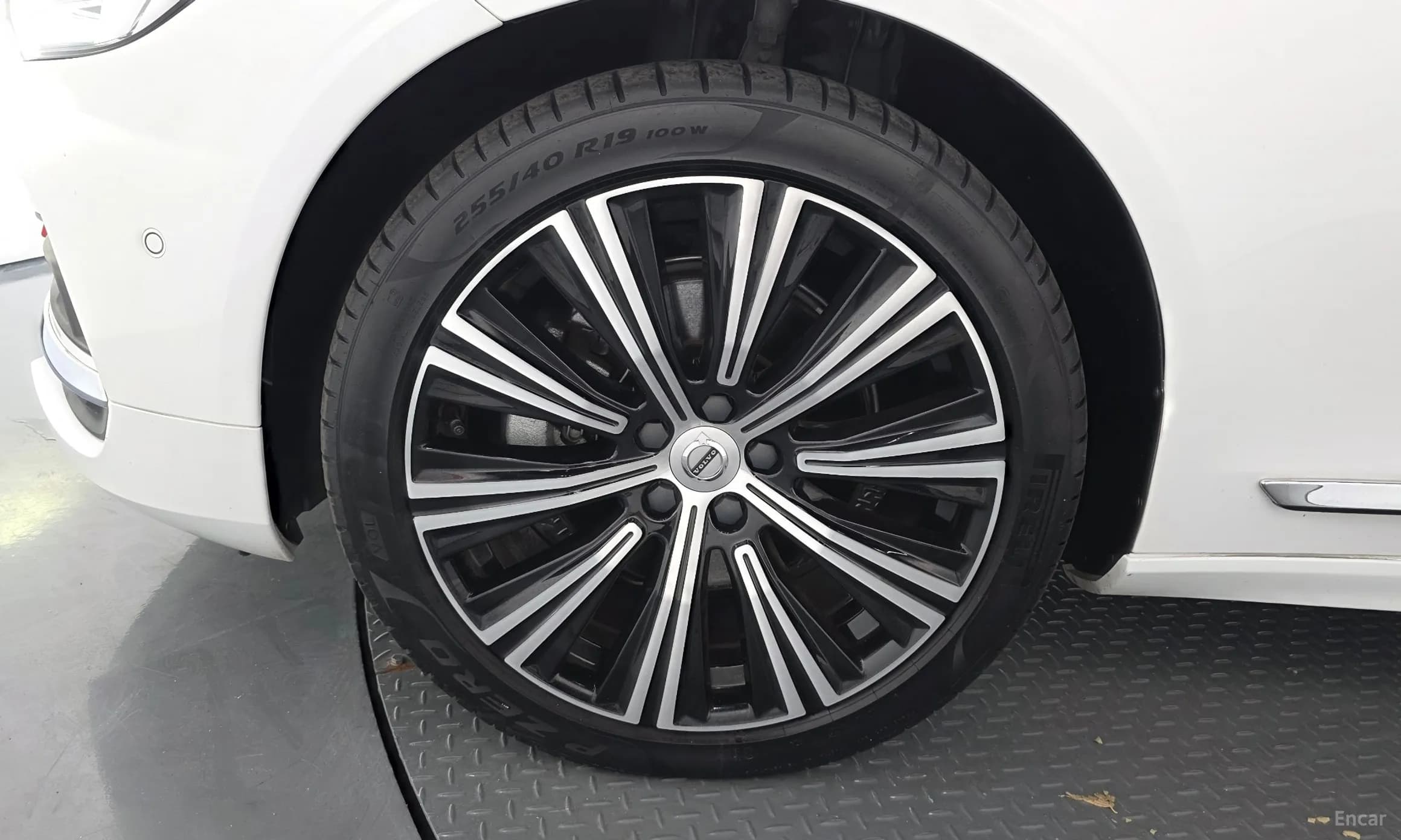 S90