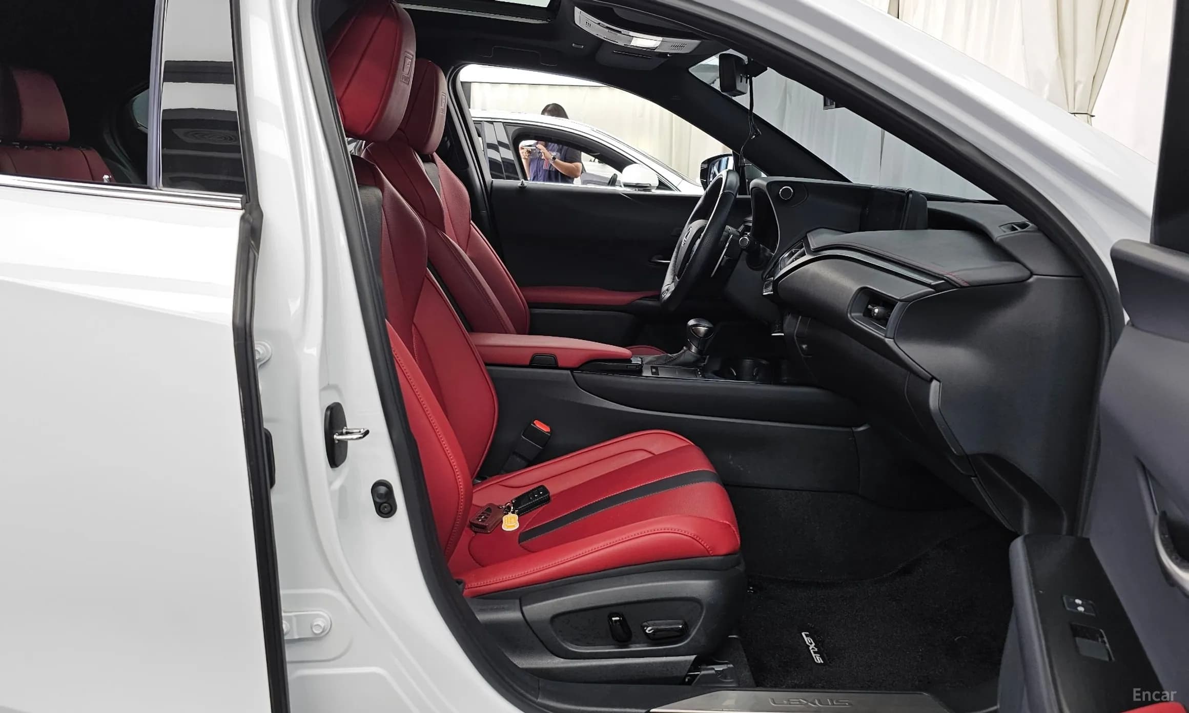 UX250h