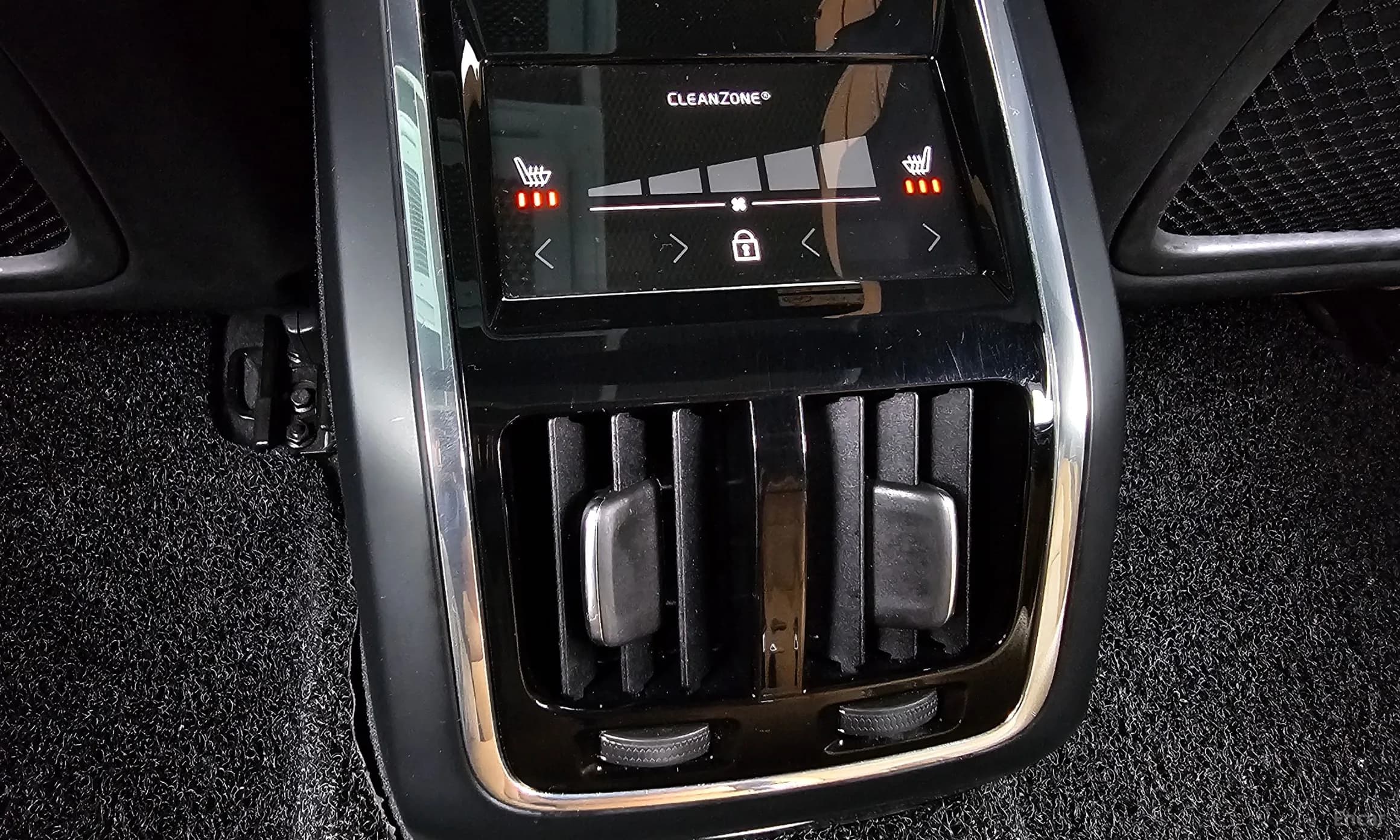 S90