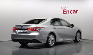 Camry (XV70)