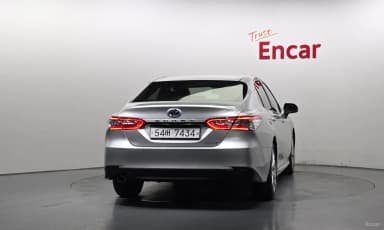 Camry (XV70)