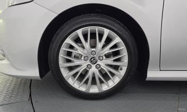 Camry (XV70)