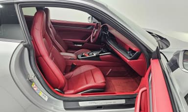 911 (992)