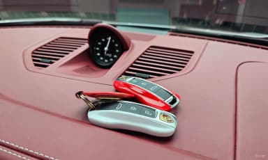 911 (992)