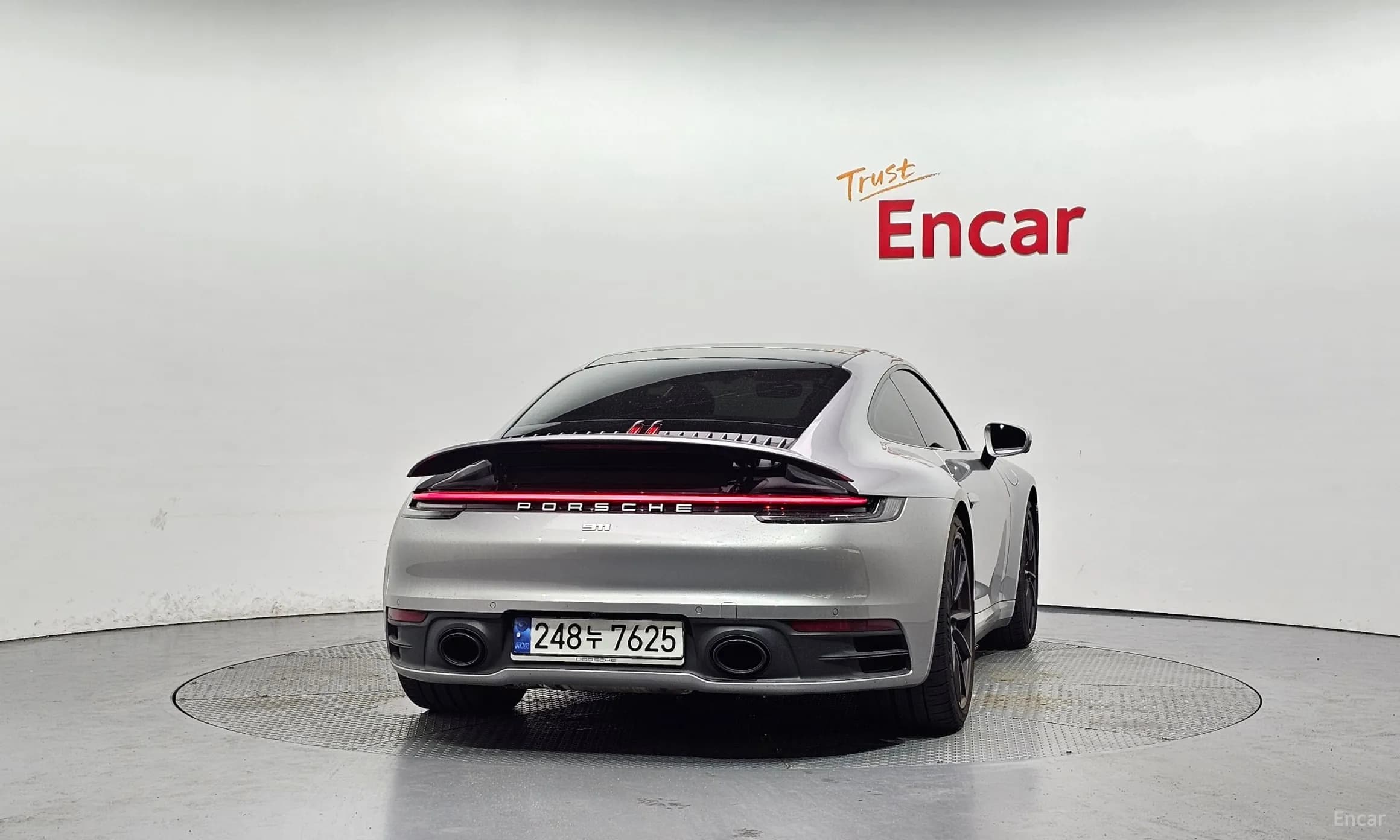 911 (992)