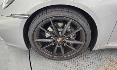 911 (992)