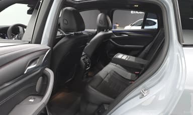 X4 (G02)