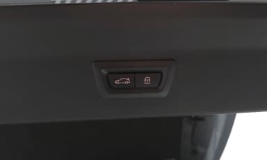 X4 (G02)