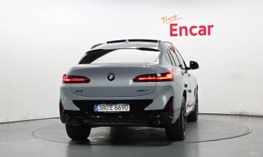 X4 (G02)