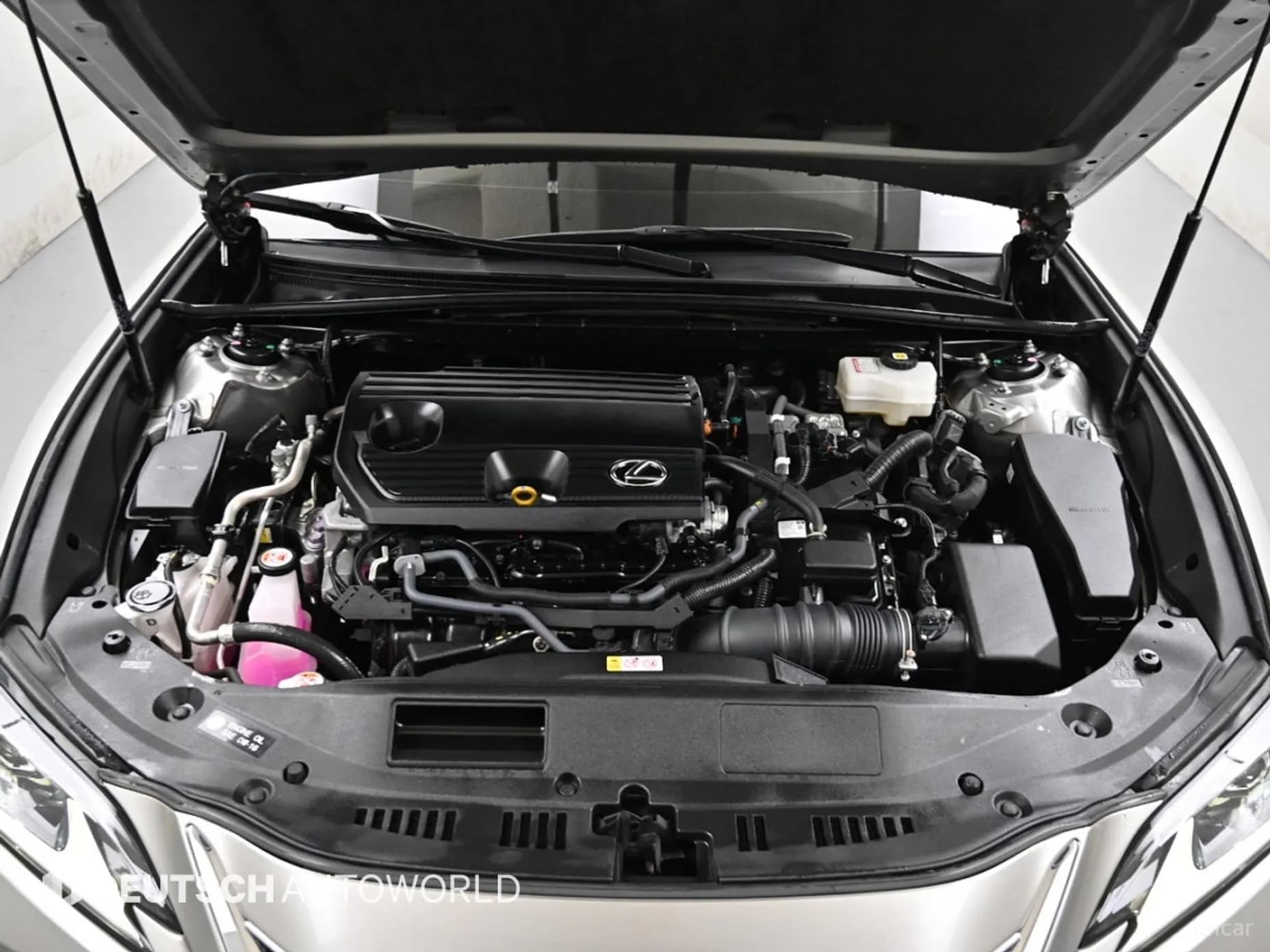ES300h 7th Generation