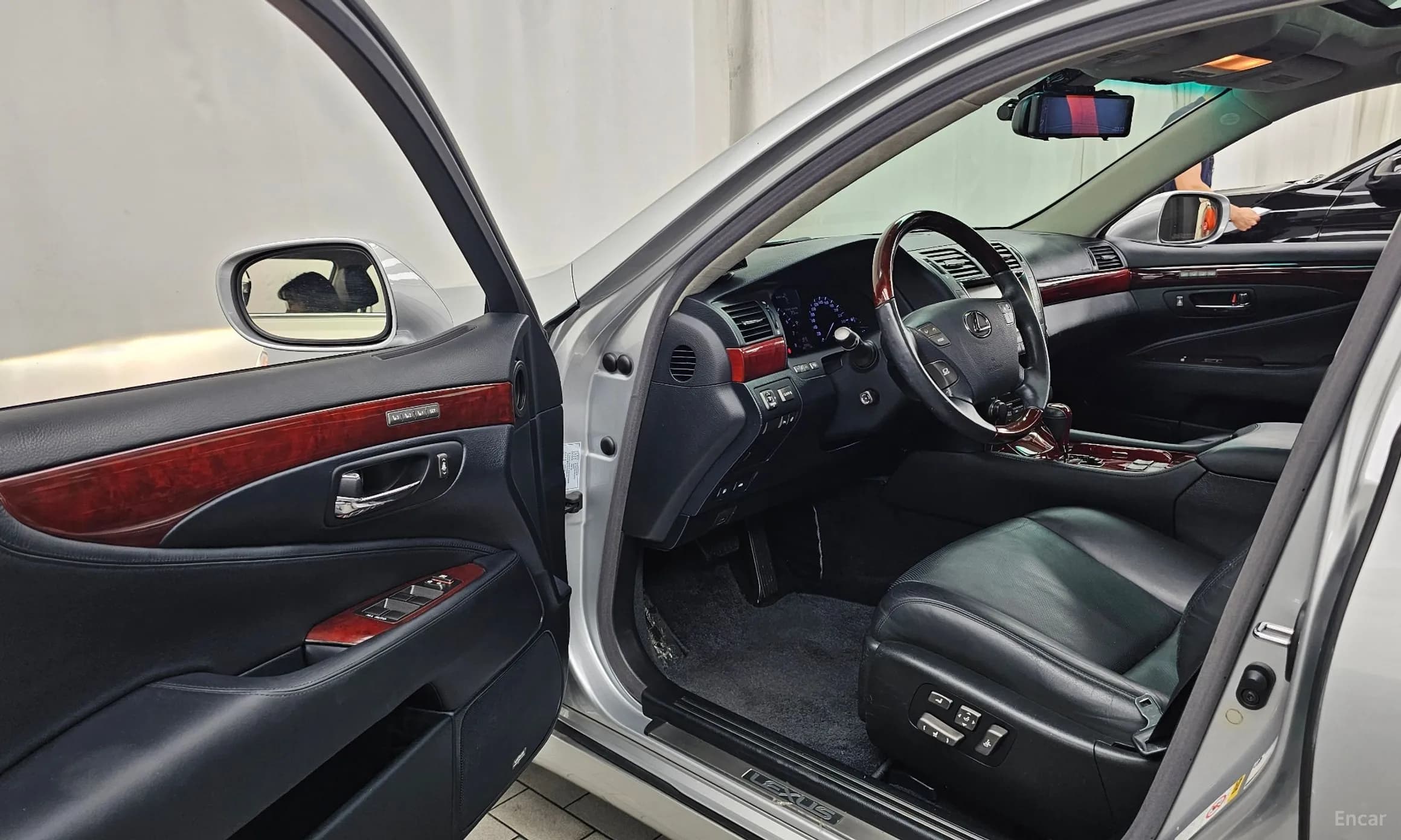 LS460