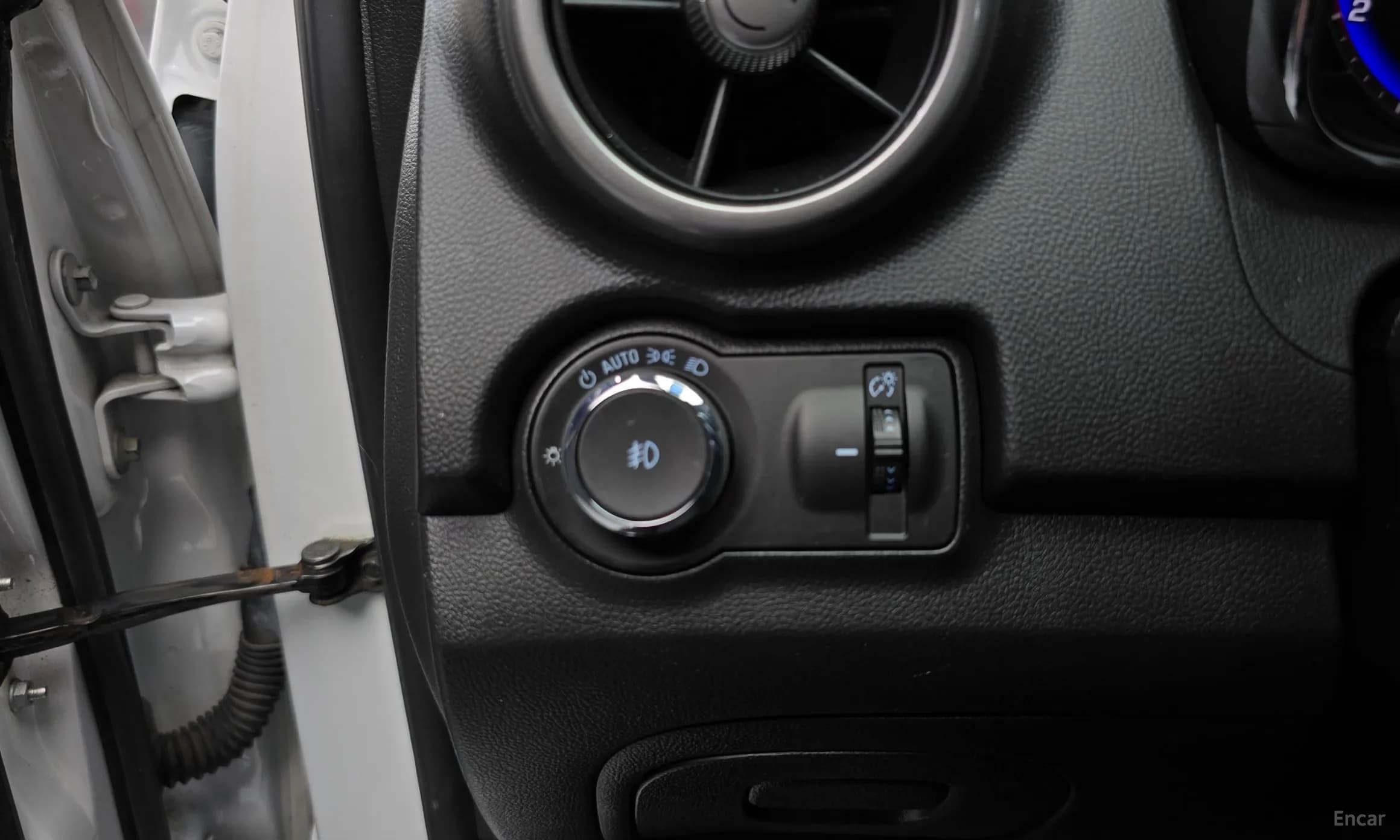 Trax