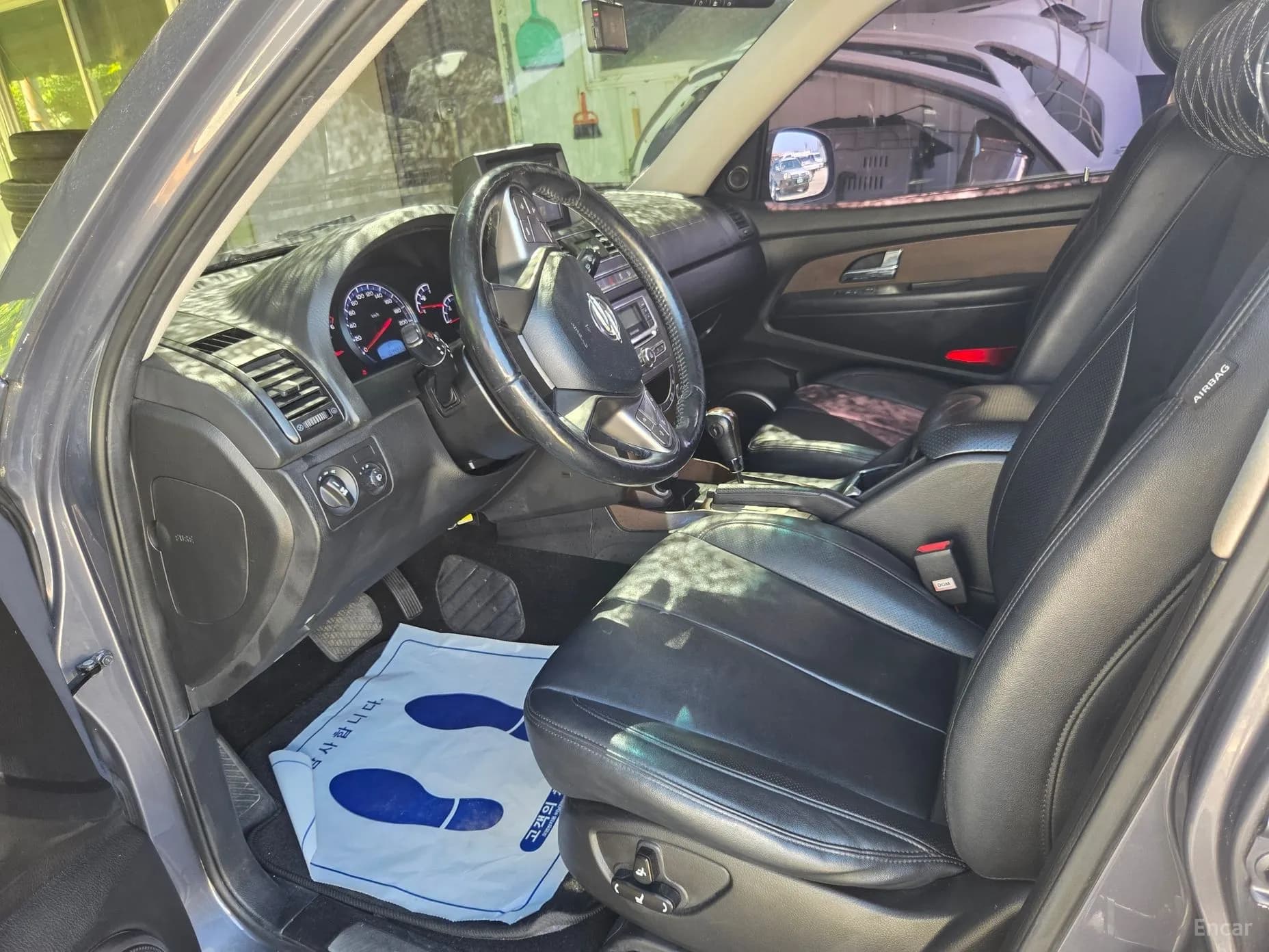 Rexton W