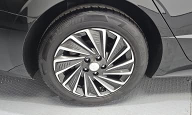 Sonata Hybrid (DN8)