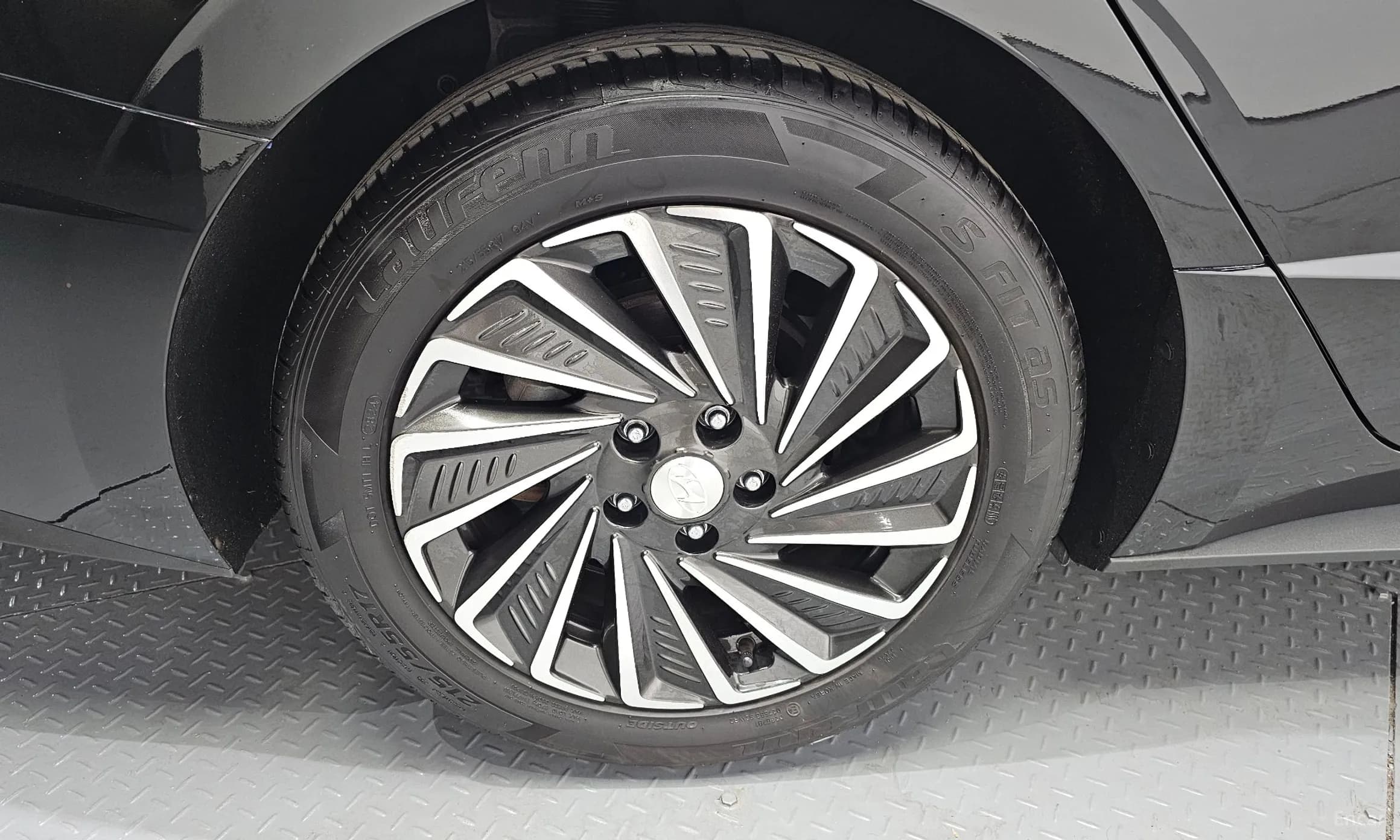 Sonata Hybrid (DN8)