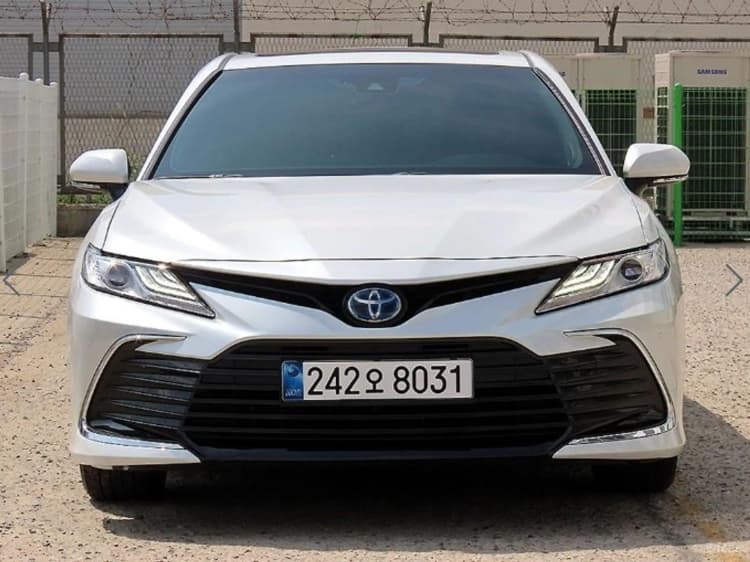 Camry (XV70)
