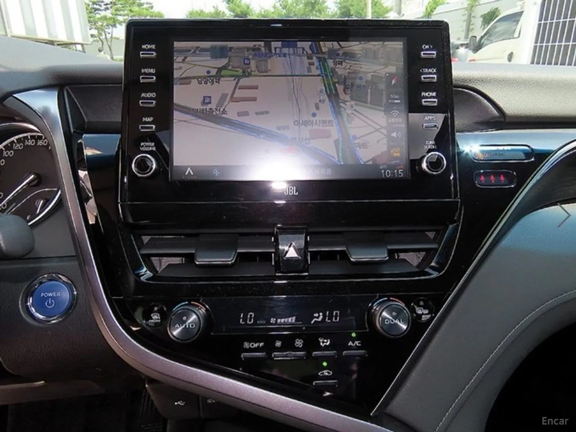 Camry (XV70)