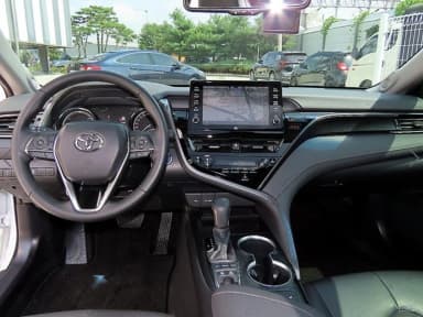 Camry (XV70)