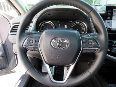 Camry (XV70)