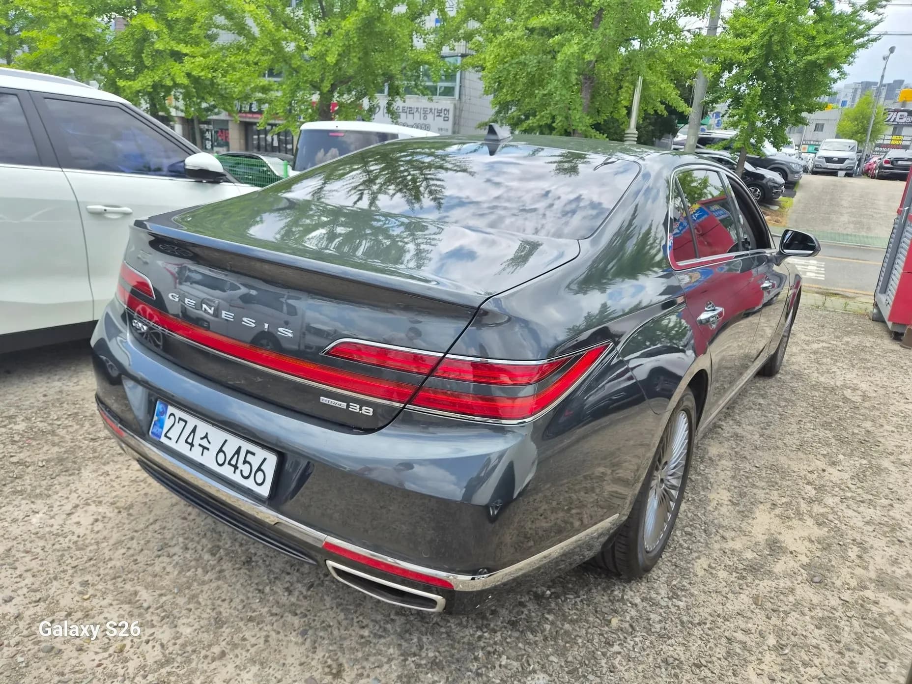 G90
