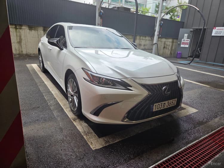 ES300h 7th Generation