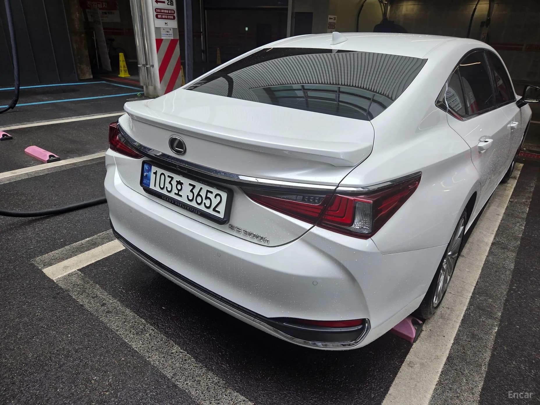 ES300h 7th Generation