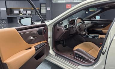 ES300h 7th Generation