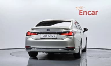 ES300h 7th Generation