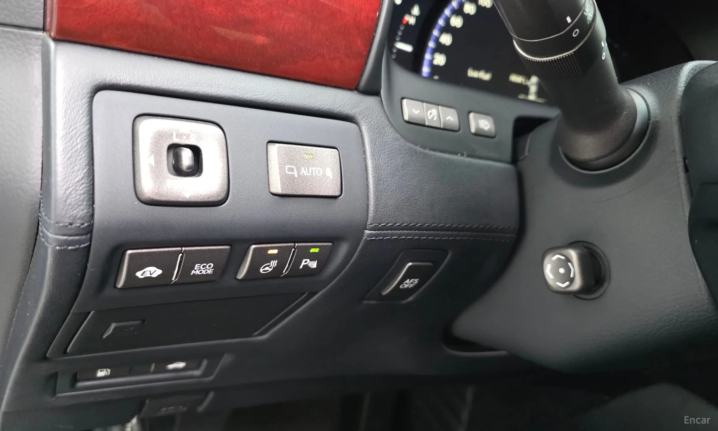 LS600hL