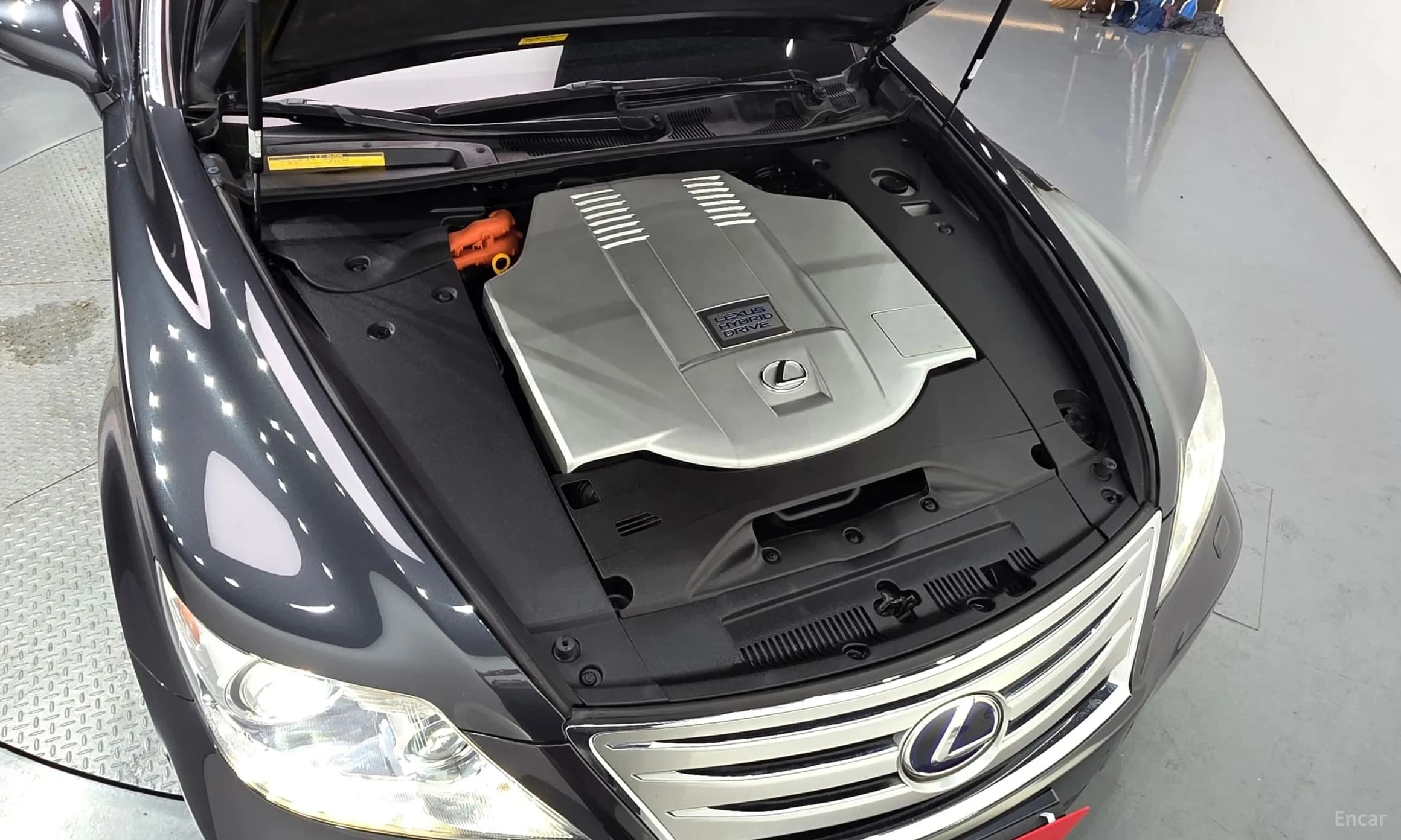 LS600hL