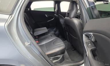 V40 Cross Country