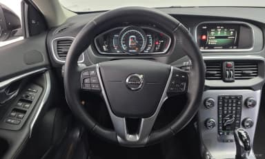 V40 Cross Country