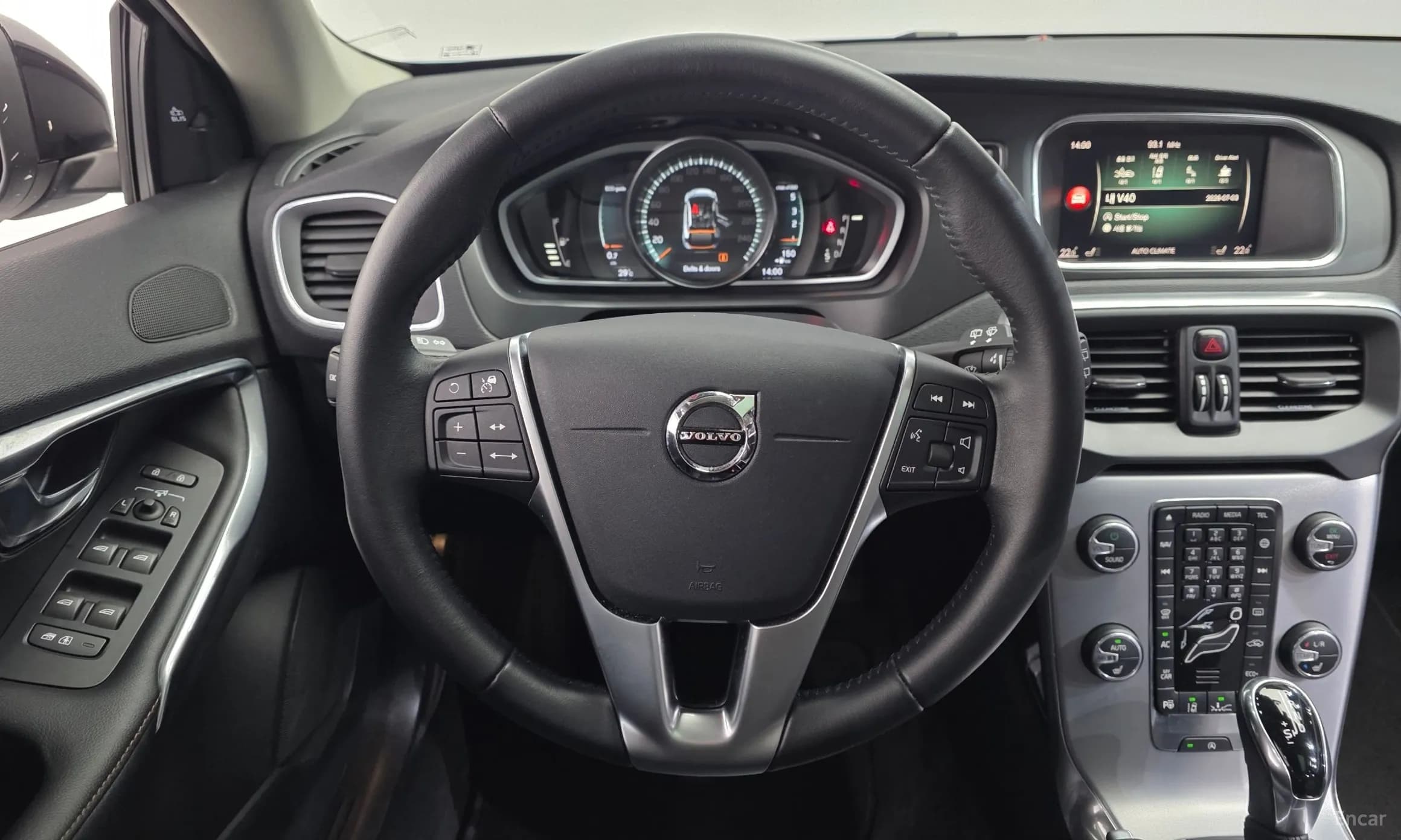 V40 Cross Country
