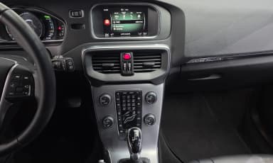 V40 Cross Country