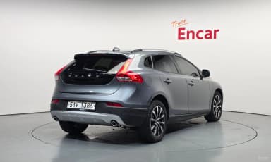 V40 Cross Country