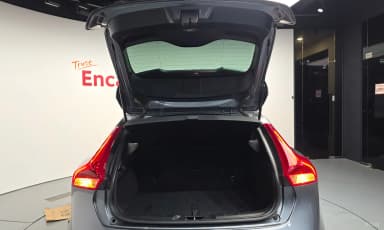 V40 Cross Country