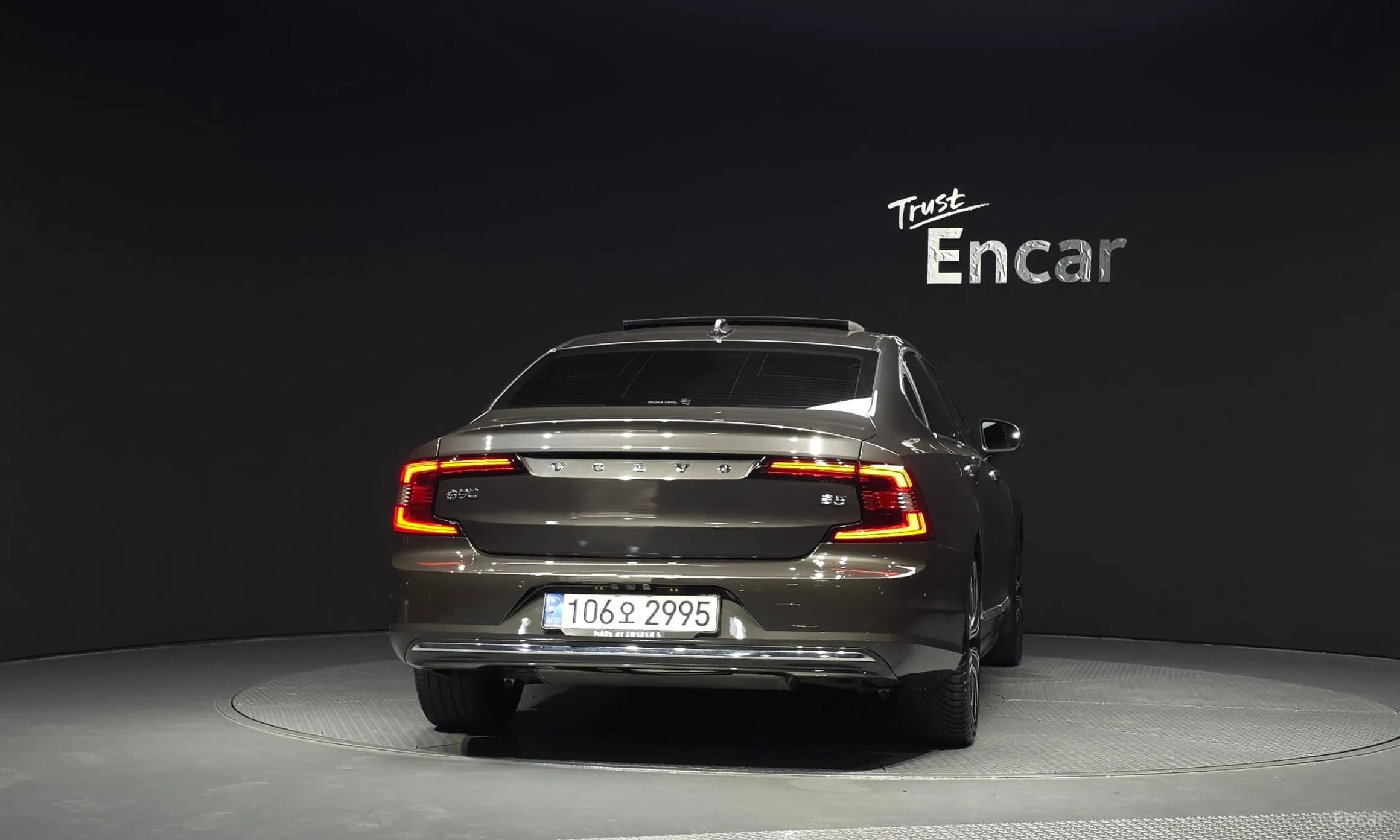 S90