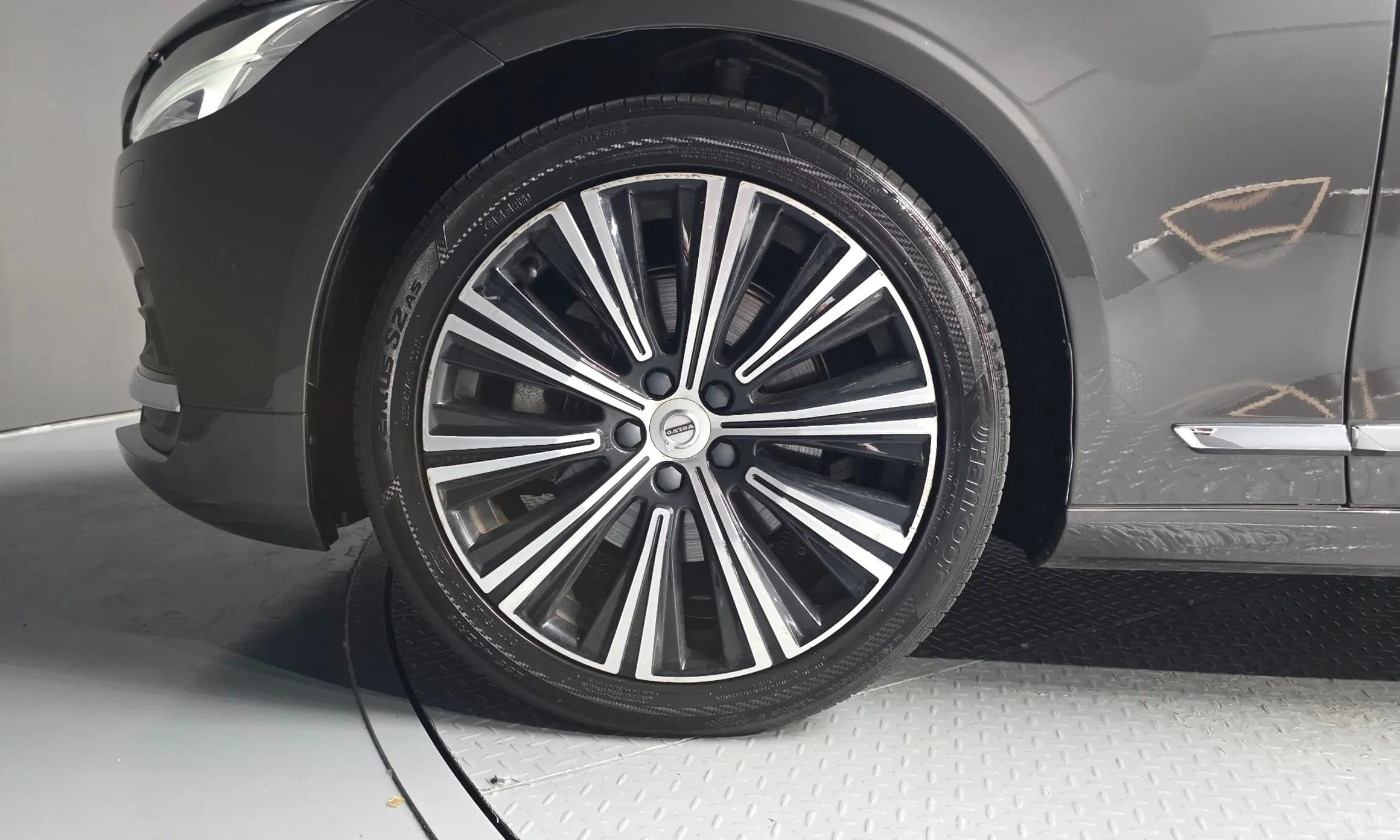 S90