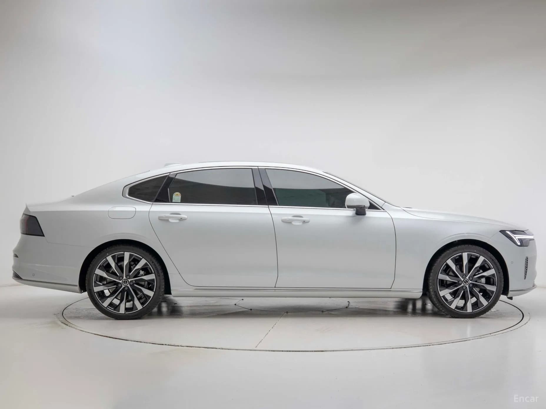 S90