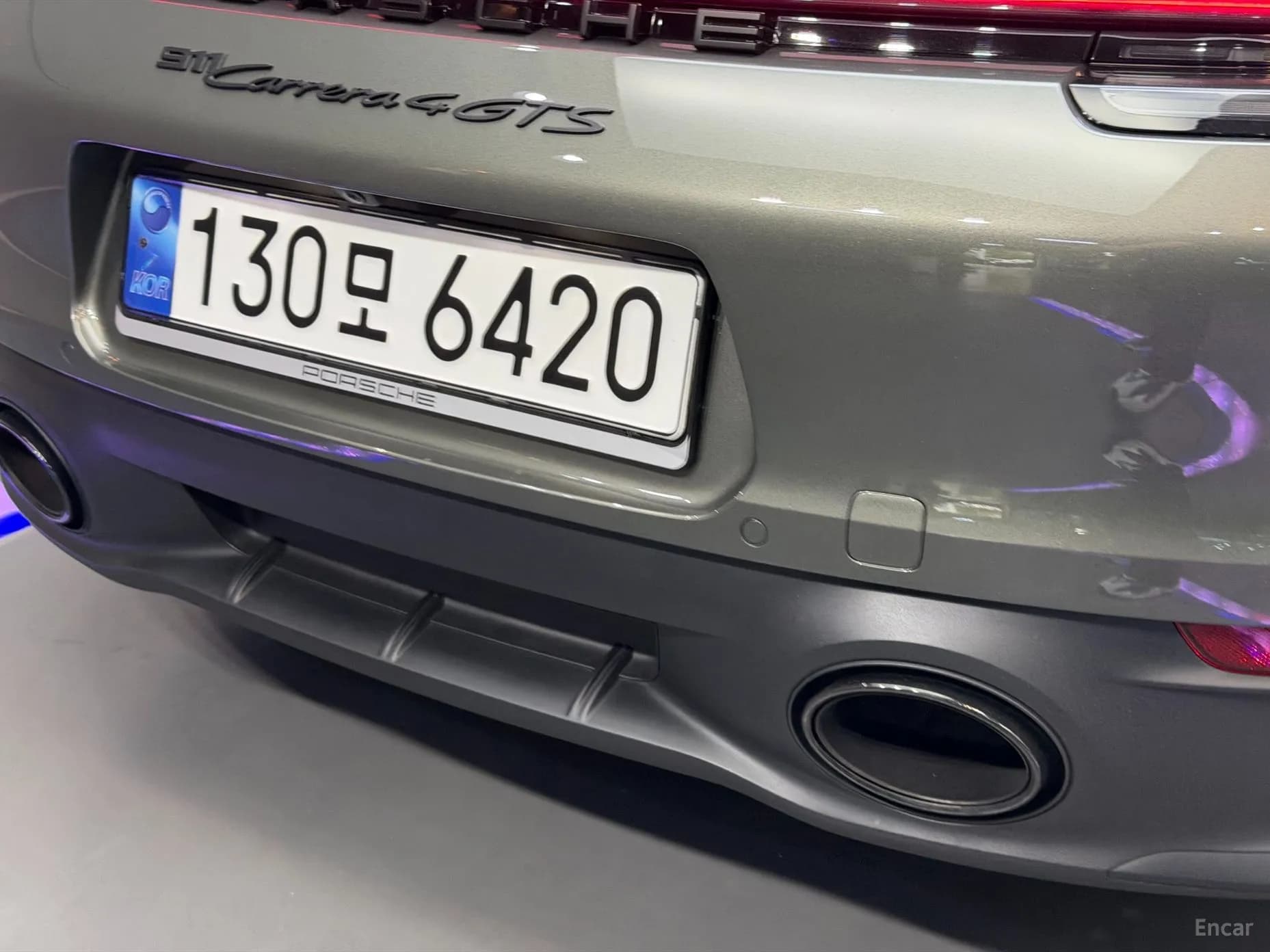 911 (992)