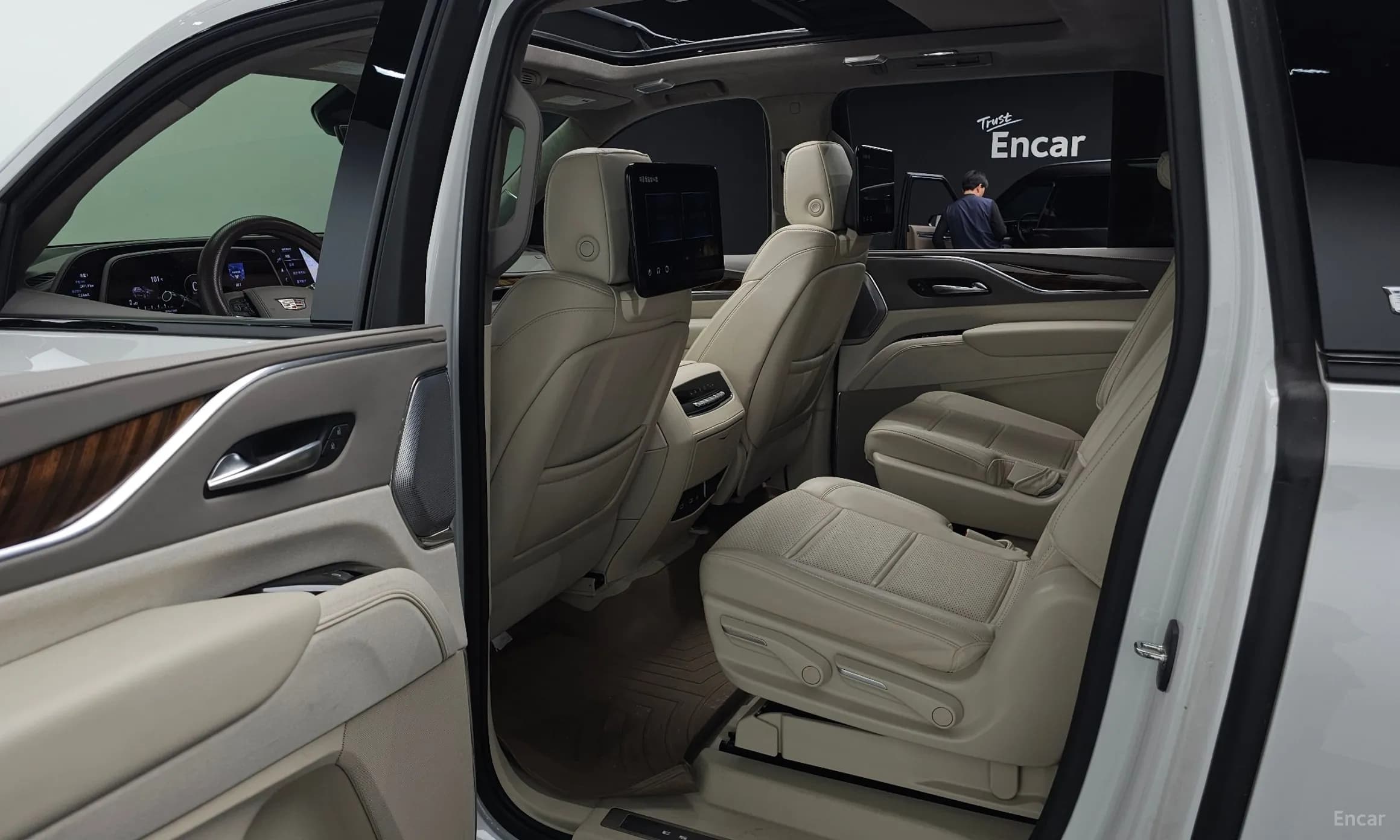 Escalade 5th Generation