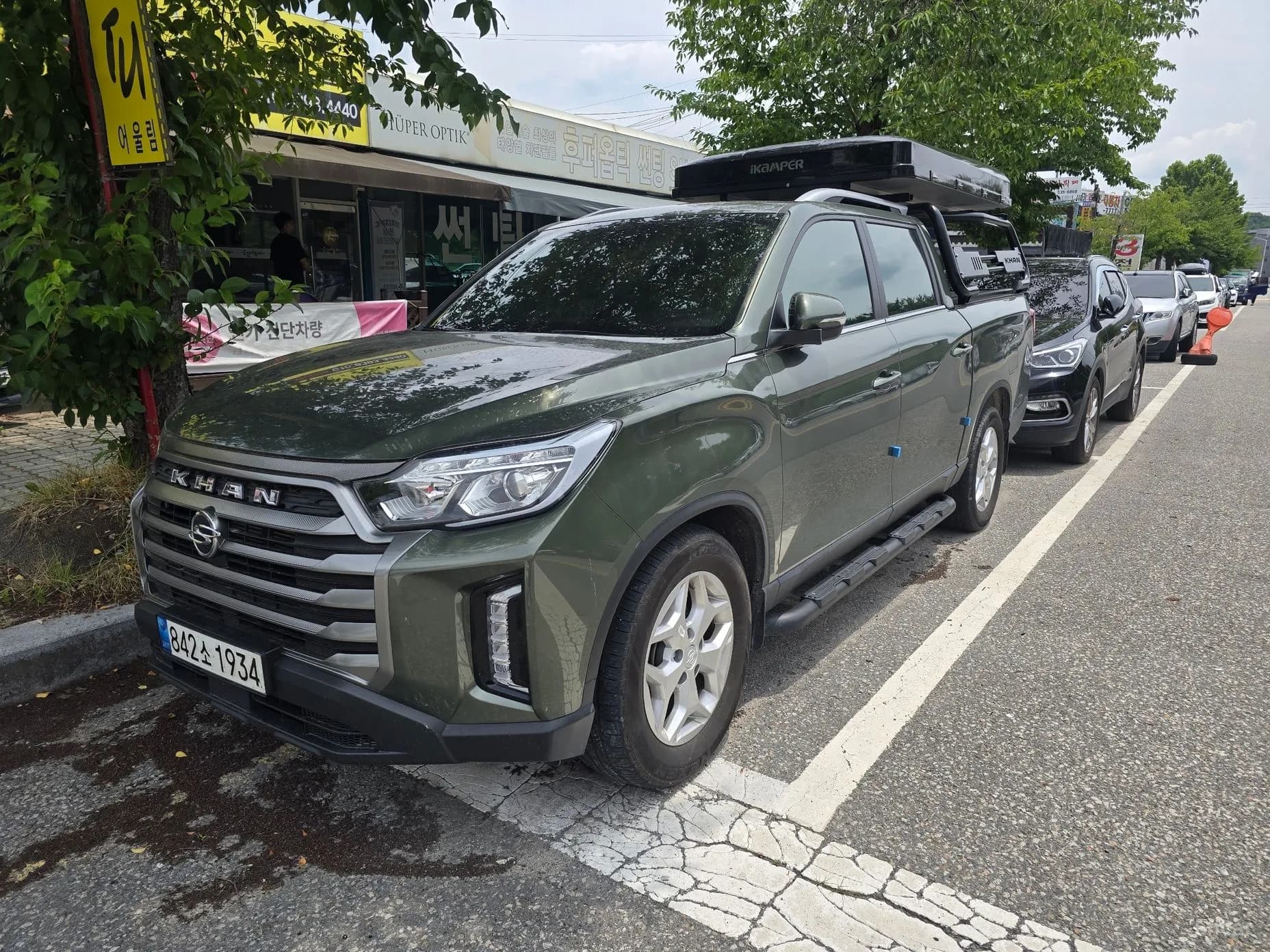 Rexton Sports Khan