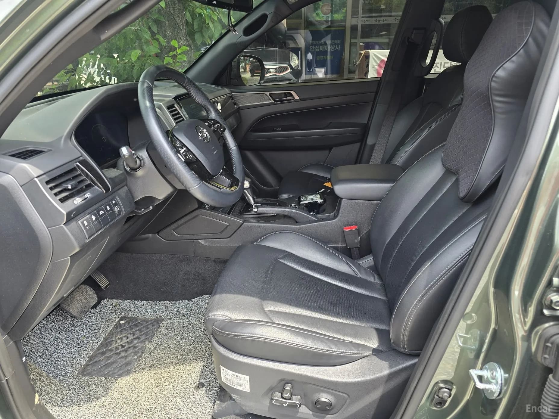 Rexton Sports Khan
