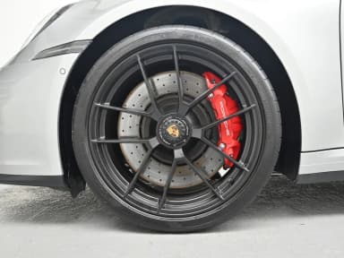 911 (992)