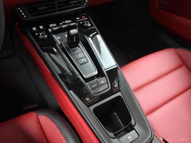 911 (992)